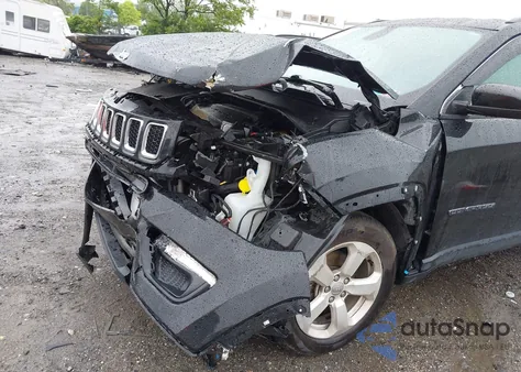 2021 Jeep Compass Latitude Fwd z USA, uszkodzony, nr VIN 3C4NJCBB7MT592525